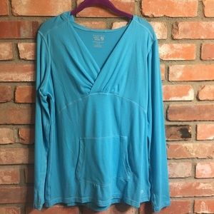 Mountain Hardwear long sleeve hooded shirt